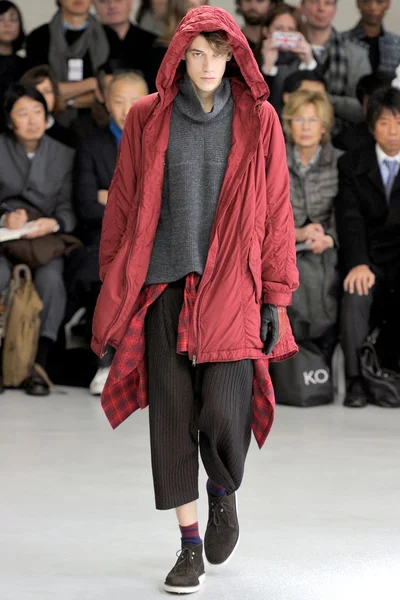Look 25